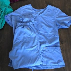Ceil Blue Greys Anatomy scrub set (medium)